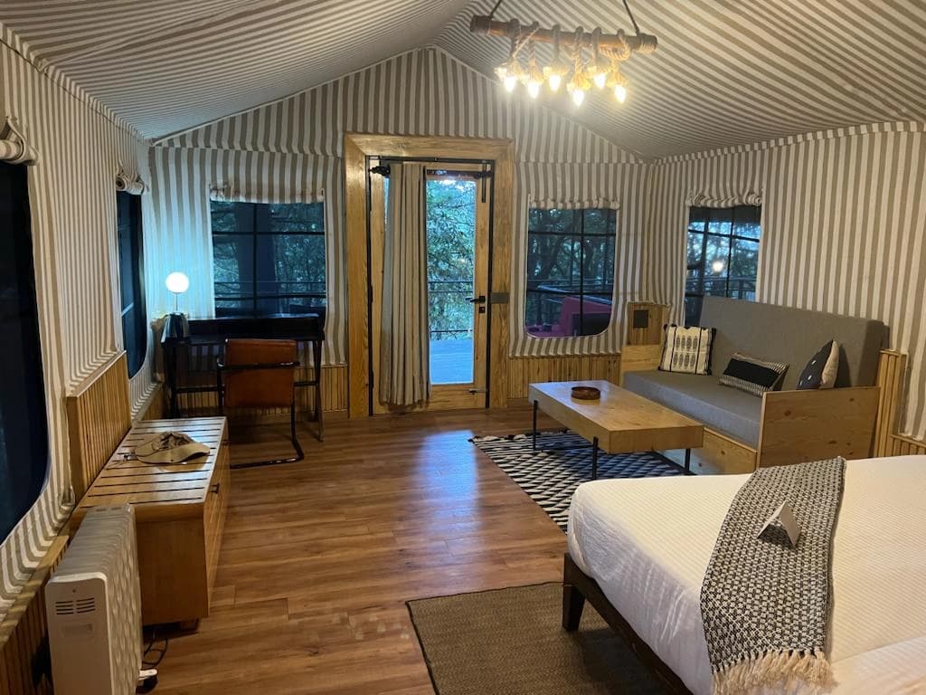 The Surveyor Grand Suite